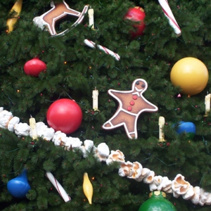 Main Street Christmas tree decor