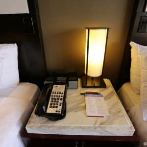 Contemporary-Resort-Room-024
