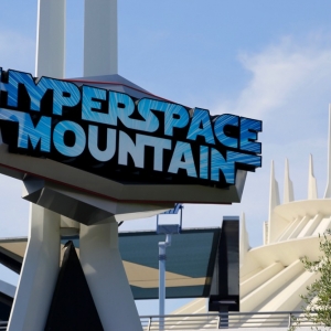 Hyperspace-Mountain-09