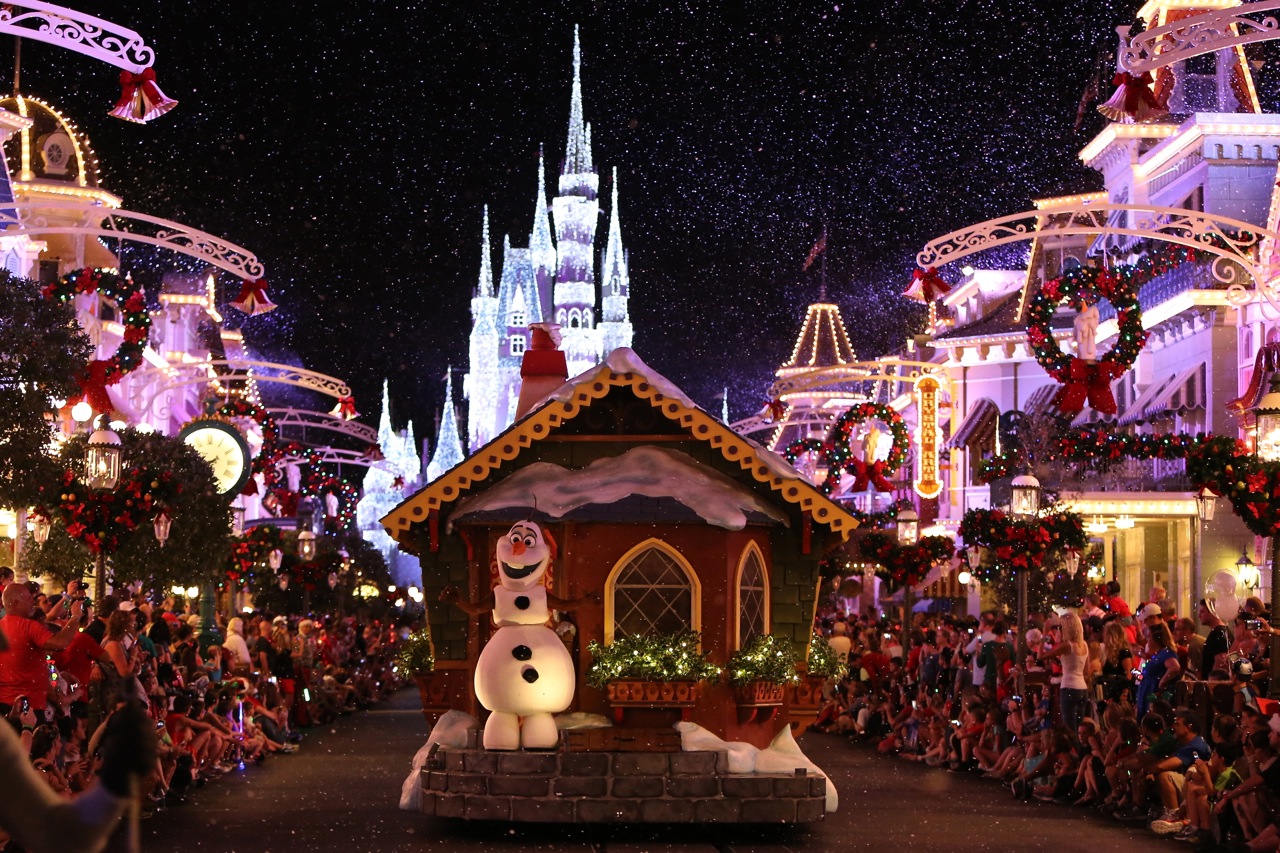 Mickeys-Very-Merry-Christmas-Party-2015-225