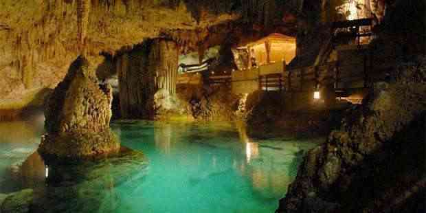 green-grotto-cave-runaway-bay-jamaica.jpg