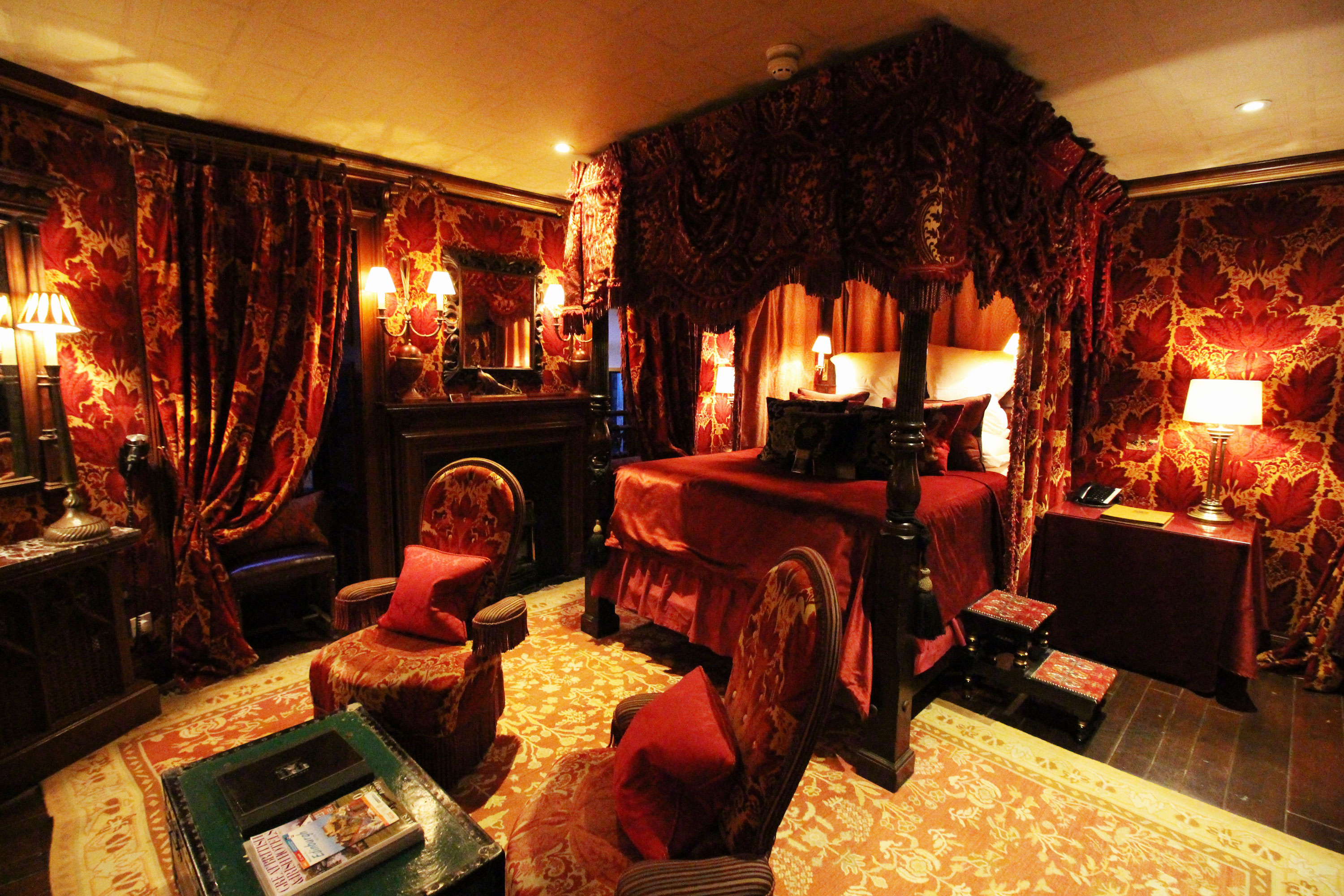 The-Witchery-Semphill-Suite.jpg